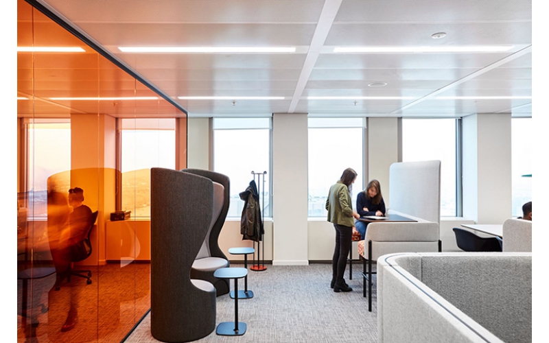 橙色摩登 资产管理公司阿姆斯特丹办公改造设计欣赏