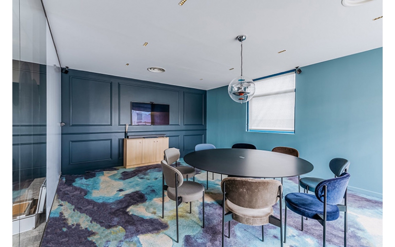 闲云野鹤 联合办公Le Village巴黎形象展示空间设计欣赏