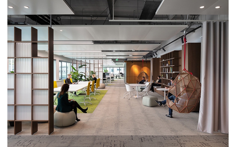 创新力量 CBRE世邦魏理仕将旧车库爆改成阿姆斯特丹总部