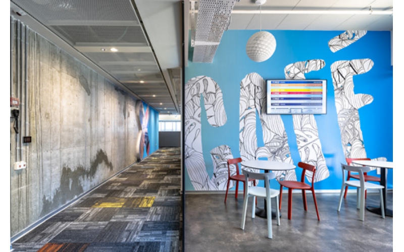 多彩视觉 金融服务公司MAX以色列办公大楼设计欣赏